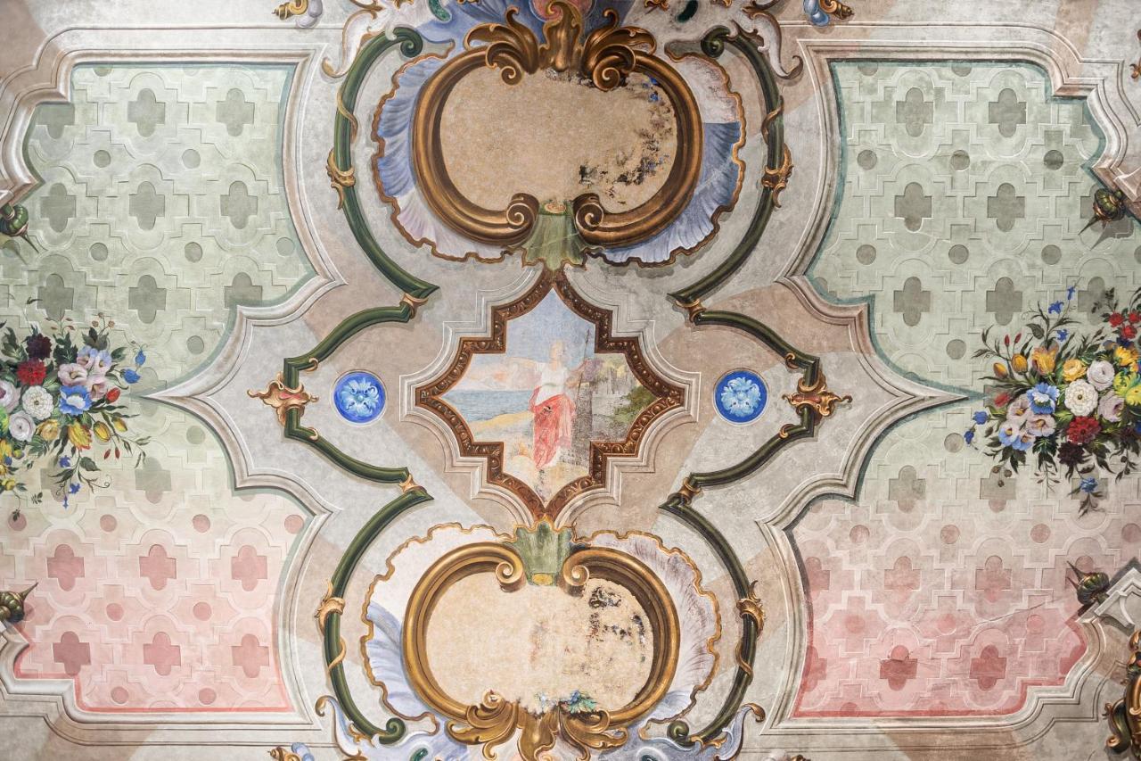 Palazzo Mia By Icasamia It Apartman Castello Cabiaglio Kültér fotó
