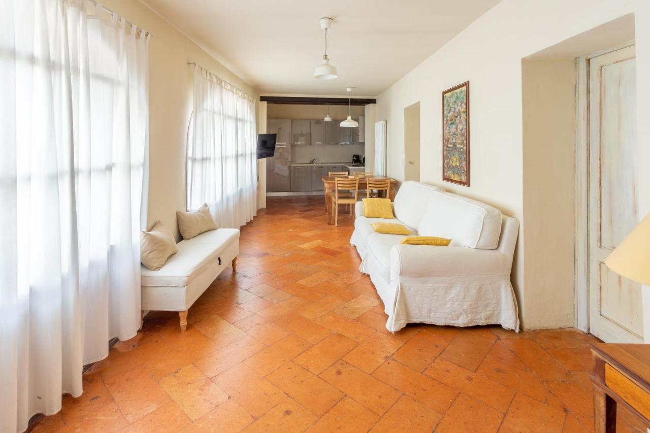 Palazzo Mia By Icasamia It Apartman Castello Cabiaglio Kültér fotó