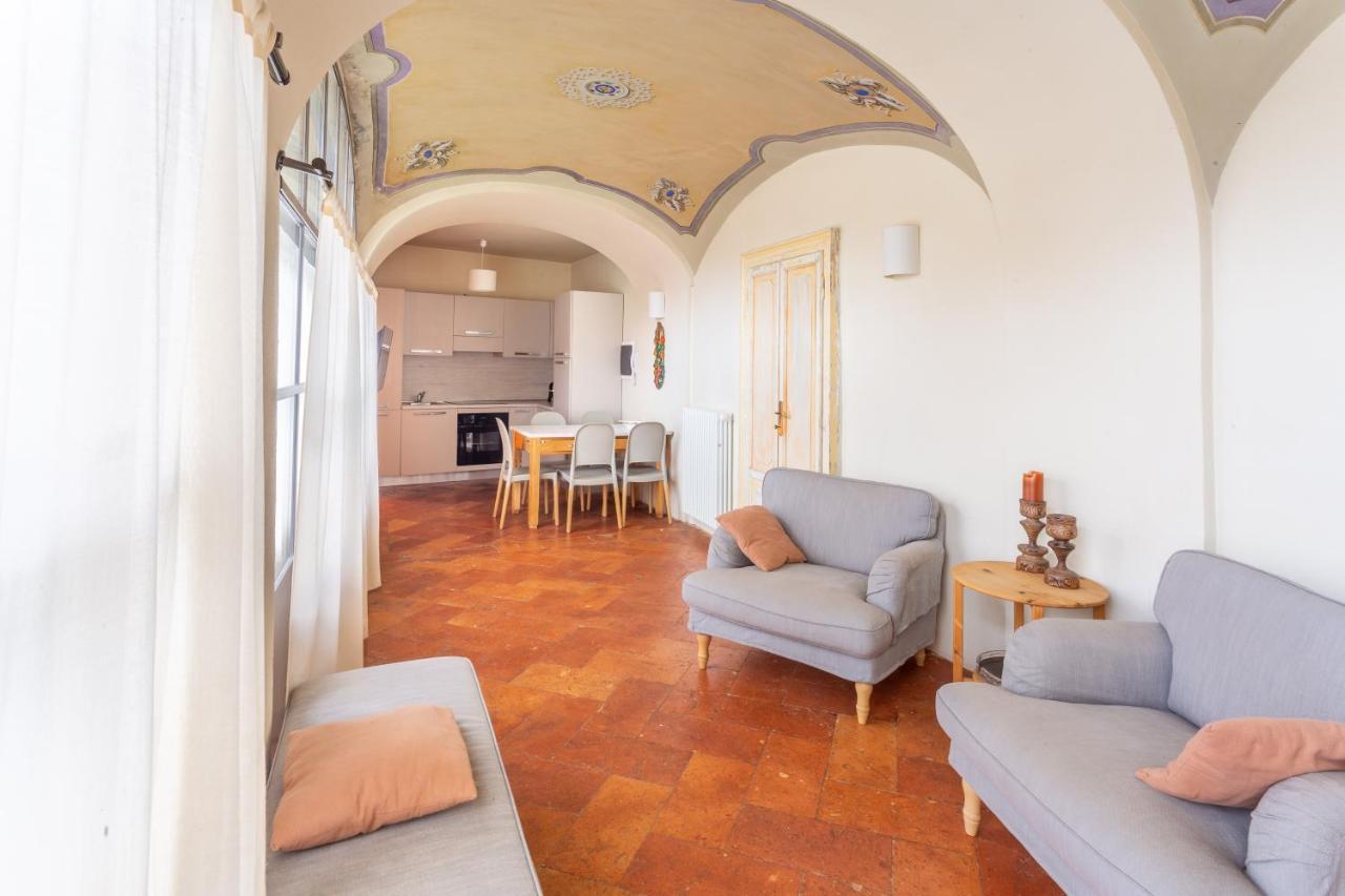 Palazzo Mia By Icasamia It Apartman Castello Cabiaglio Kültér fotó