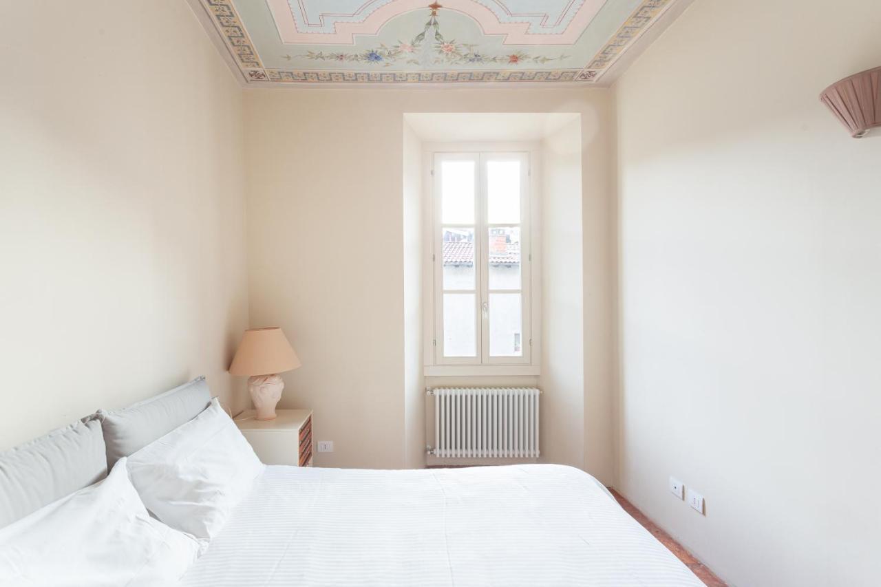 Palazzo Mia By Icasamia It Apartman Castello Cabiaglio Kültér fotó