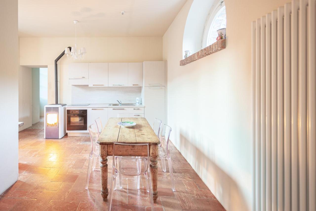 Palazzo Mia By Icasamia It Apartman Castello Cabiaglio Kültér fotó